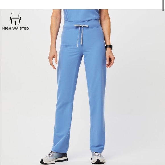 Figs scrubs - Picture 1 of 3